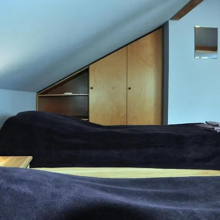 Modrzewiowe Wzgorze Farm stay *