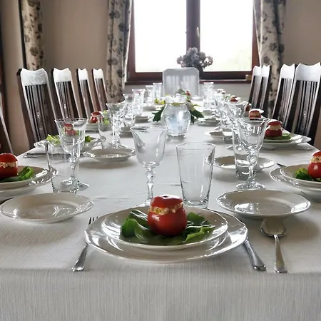 Modrzewiowe Wzgorze Farm stay Promno