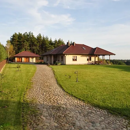 Modrzewiowe Wzgorze Farmház